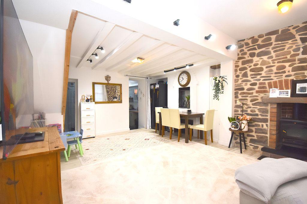 Sitting/Dining Room