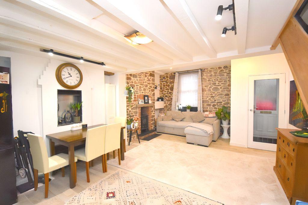 Sitting/Dining Room