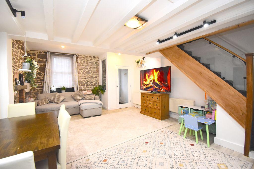 Sitting/Dining Room