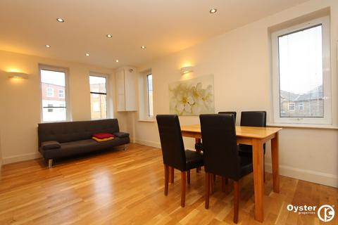 1 bedroom flat to rent, Woodford Road, Watford, WD17