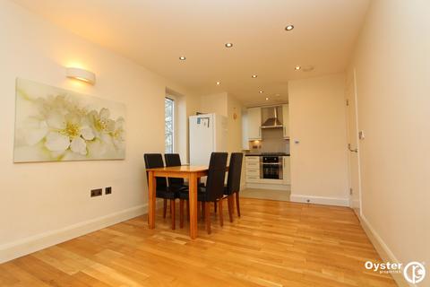 1 bedroom flat to rent, Woodford Road, Watford, WD17