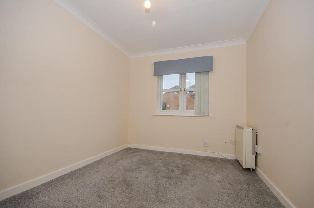 Bedroom 1.jpg