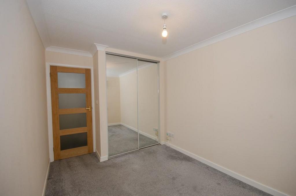 Bedroom 1 pic 2.jpg