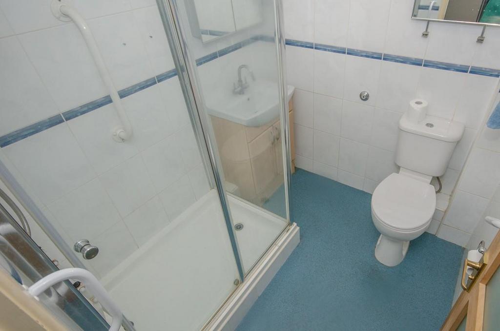 Shower room.jpg