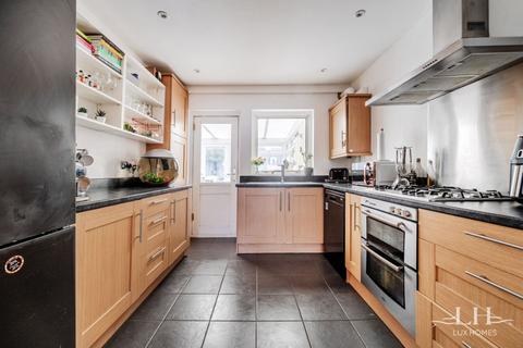 3 bedroom terraced house for sale, Abbs Cross Gardens, Hornchurch