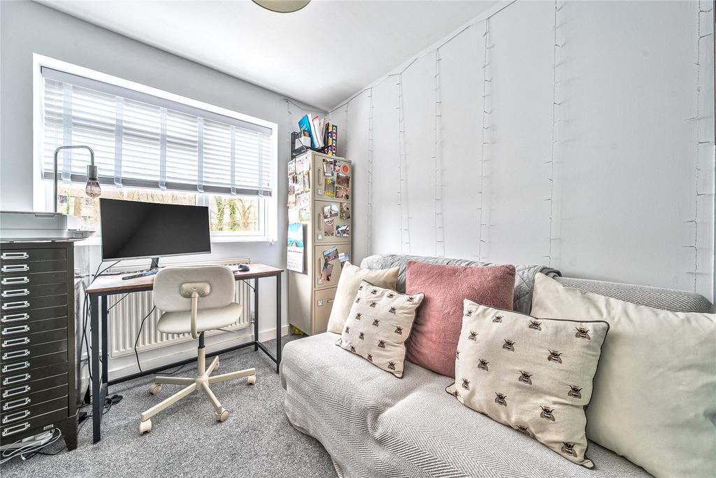 Bedroom/Office