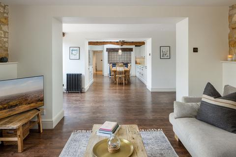 6 bedroom detached house for sale, London Road, Moreton-In-Marsh, GL56