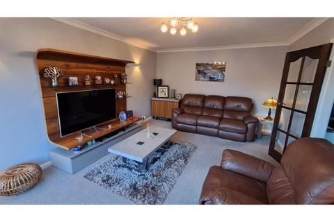 4 bedroom detached house for sale, St. James's Road, Scawby, Brigg, DN20