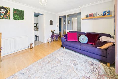 undefined, Fearnley Crescent, Hampton