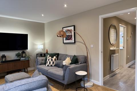 4 bedroom semi-detached house to rent, Saddler Place, Wellesbourne, Warwick, CV35
