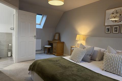 4 bedroom semi-detached house to rent, Saddler Place, Wellesbourne, Warwick, CV35