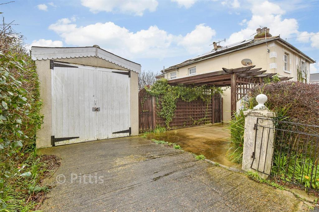 Driveway/Parking