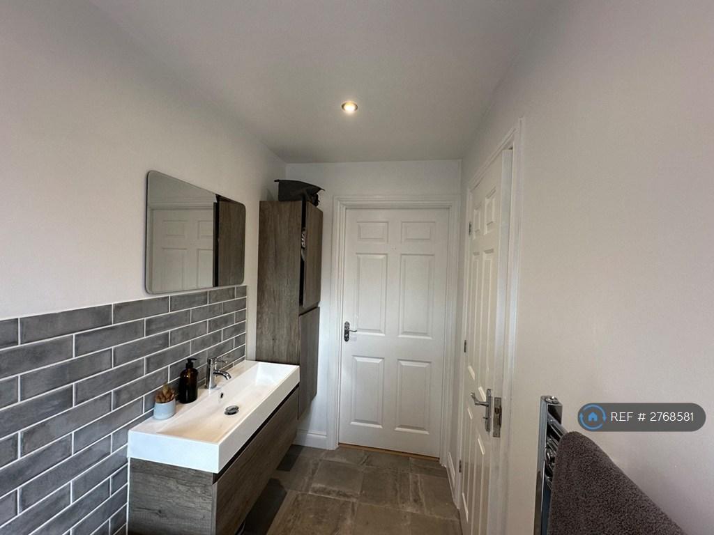 Main Bathroom