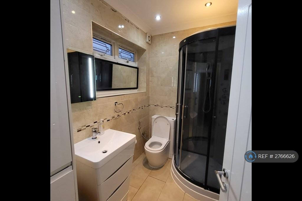 Gf Shower Room
