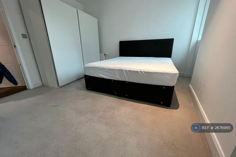 1 bedroom flat to rent, Laker Court, London, E14