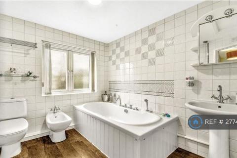 undefined, Riverside Close, Wallington, SM6
