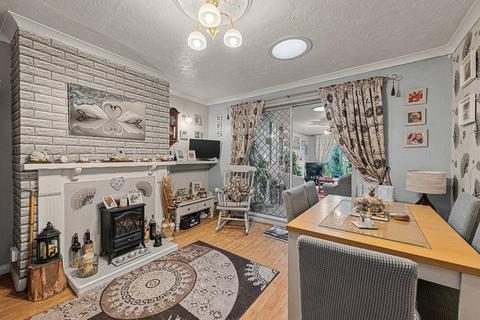 2 bedroom semi-detached bungalow for sale, Peatlings Lane, Leverington, Wisbech, Cambridgeshire, PE13 5DP