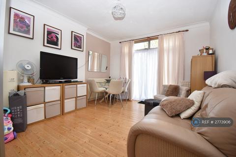 1 bedroom in a house share to rent, Perry Hill, London, SE6
