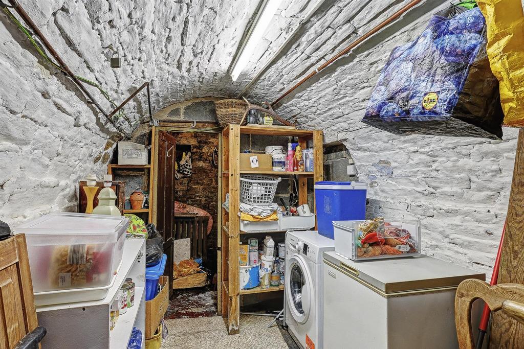 Utility/keeping cellar