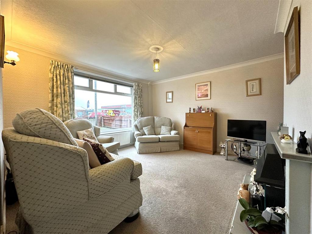 Large Living Room 800