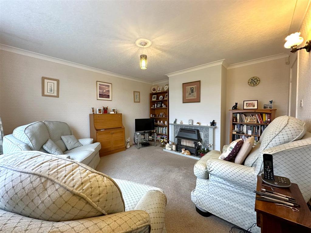Generous Living Room 808