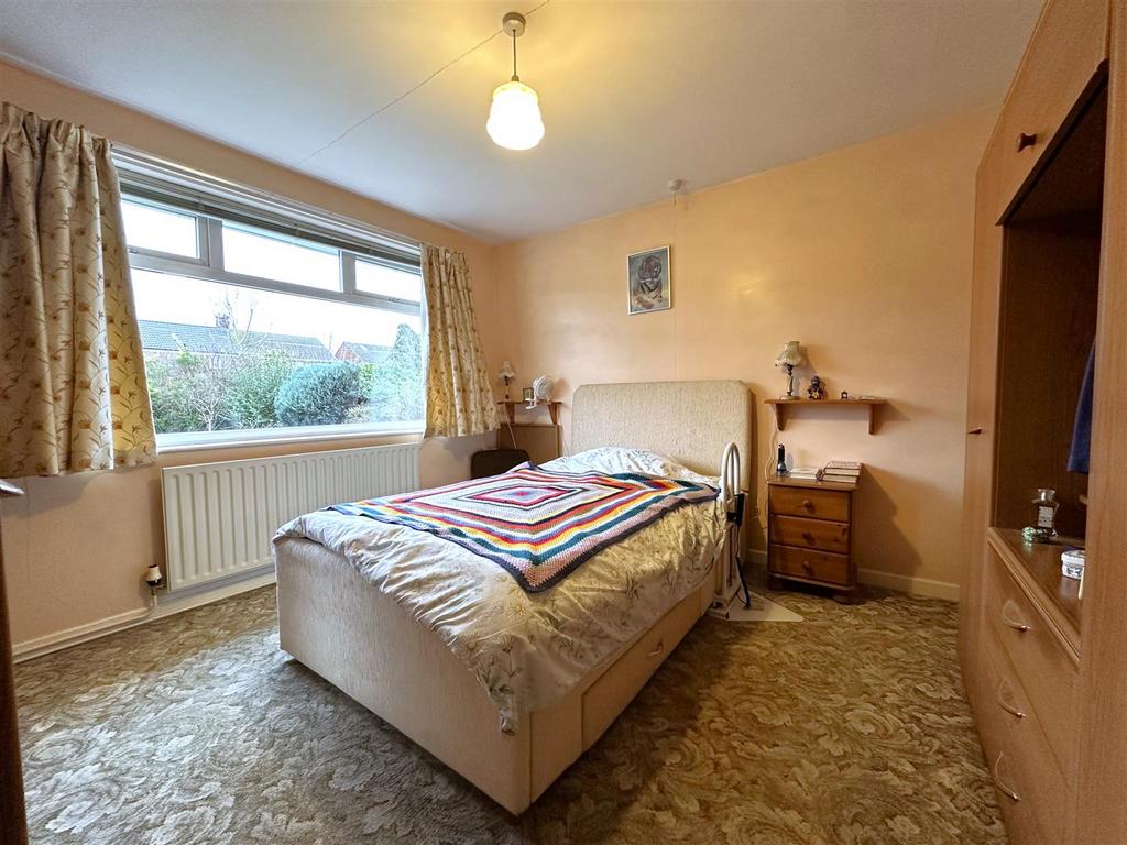 Master Bedroom 785