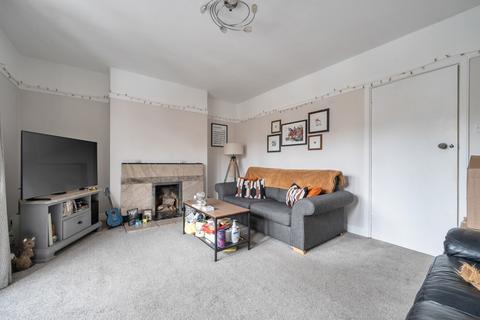 2 bedroom apartment for sale, Courtlands, Maidenhead, Berkshire