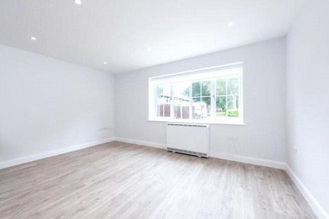 2 bedroom apartment to rent, Sycamore Drive, Surrey GU12