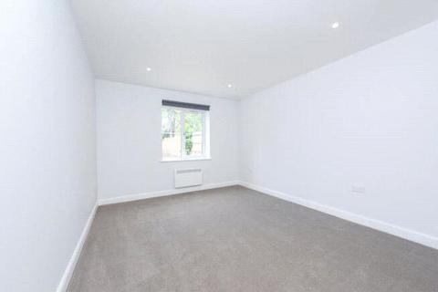 2 bedroom apartment to rent, Sycamore Drive, Surrey GU12