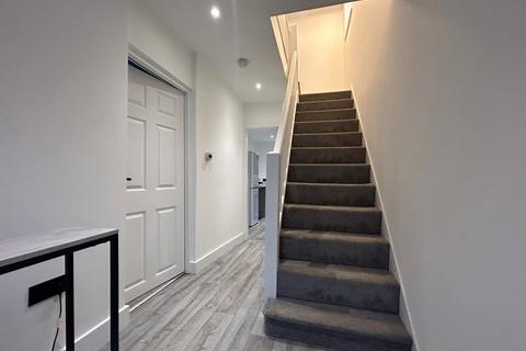 undefined, Room 3, Brook Road