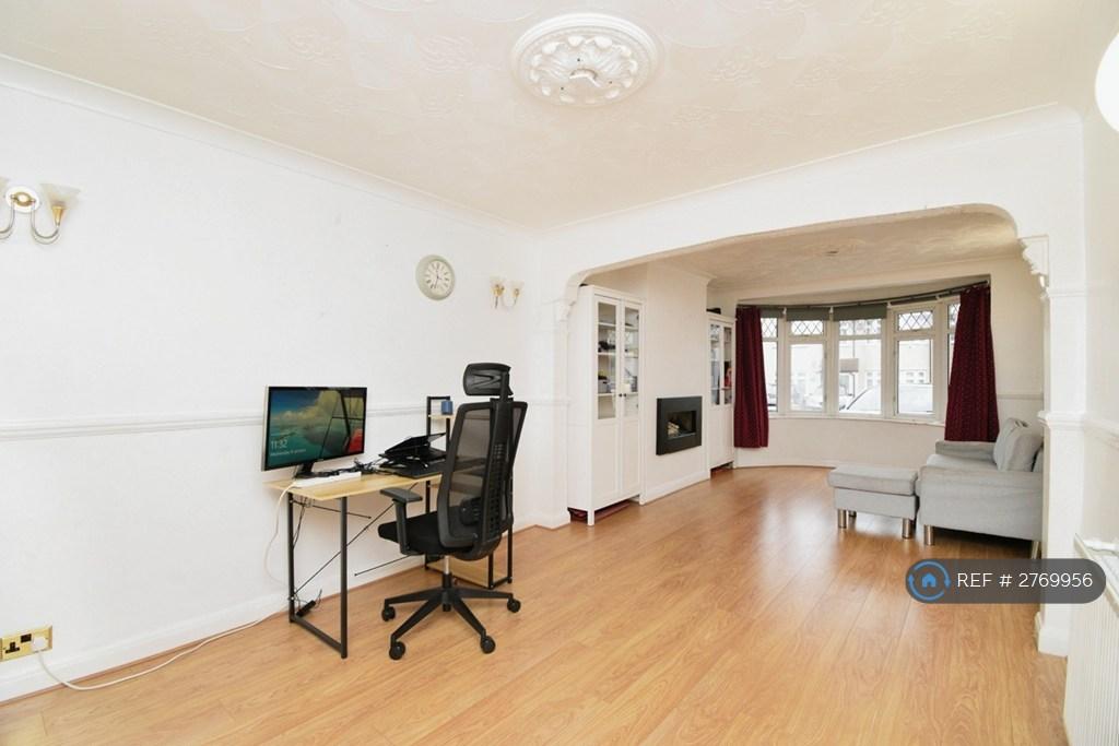 Living Room Photo1