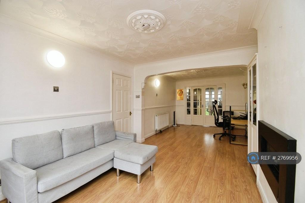 Living Room Photo2