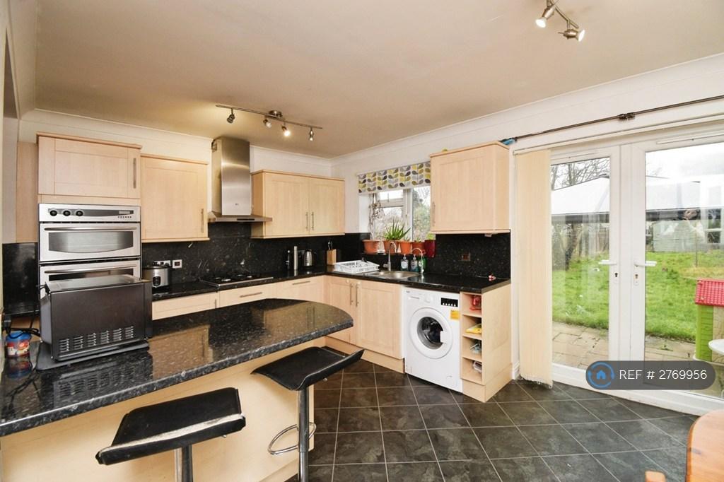 Kitchen Photo1