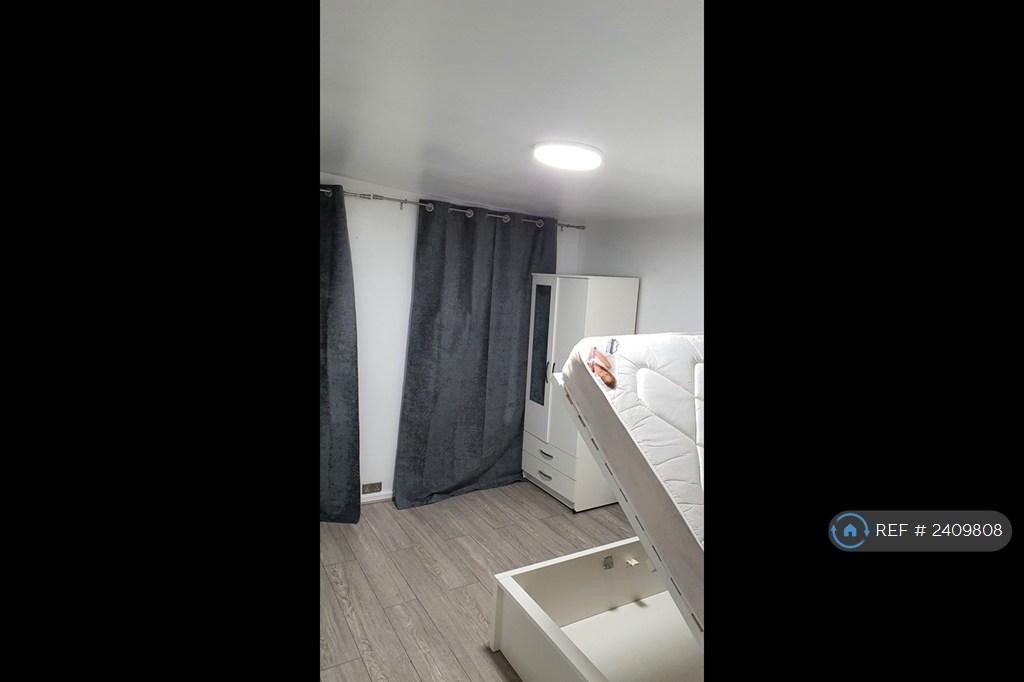 Downstairs Bedroom 1