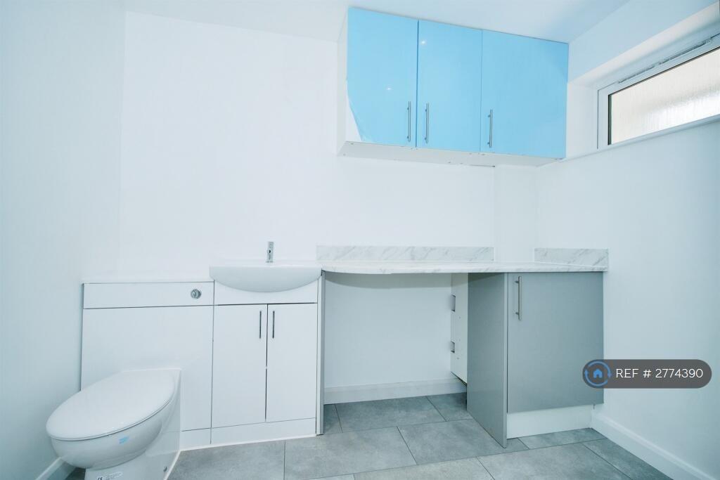Toilet/Utility