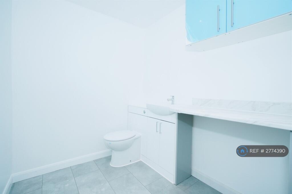 Toilet/Utility