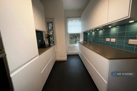2 bedroom flat to rent, Muswell Hill Road, London, N10