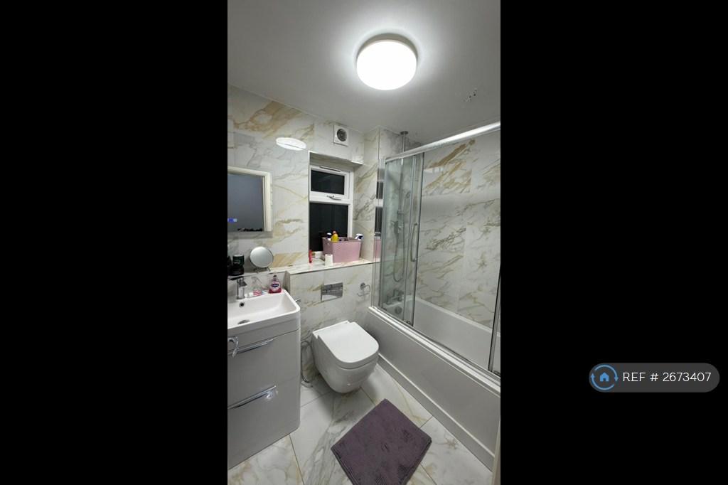 Bathroom-1st-Floor