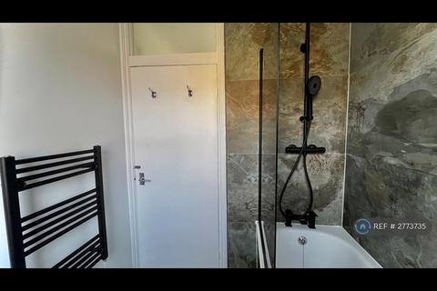 undefined, Raymead Avenue, Thornton Heath, CR7