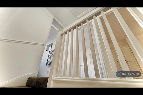 undefined, Raymead Avenue, Thornton Heath, CR7