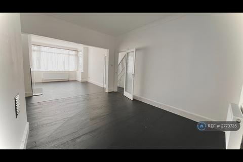 3 bedroom terraced house to rent, Raymead Avenue, Thornton Heath, CR7