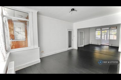 3 bedroom terraced house to rent, Raymead Avenue, Thornton Heath, CR7
