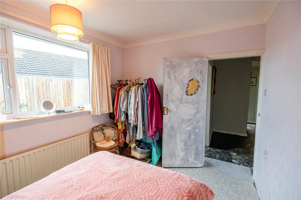 Bedroom 2 (2)