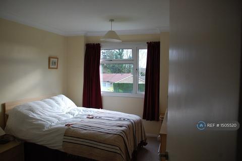 2 bedroom flat to rent, Downswood, Reigate, RH2