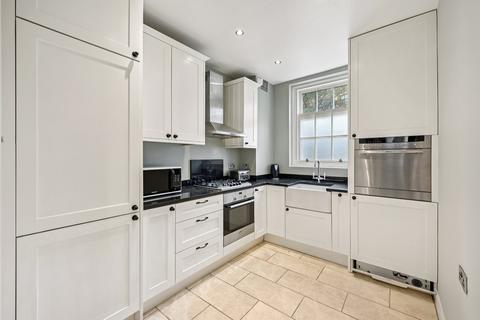 2 bedroom flat for sale, Middleton House, Causton Street, London, SW1P