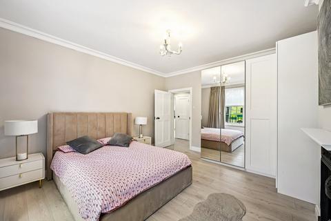 2 bedroom flat for sale, Middleton House, Causton Street, London, SW1P