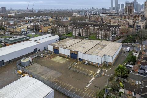 Warehouse to rent, 16 Evelyn St London SE8 5DQ