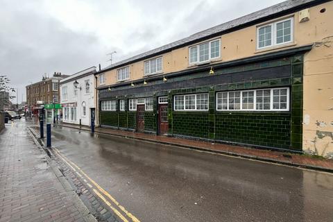 Restaurant to rent, 1 Manor Rd Gravesend DA12 1AA