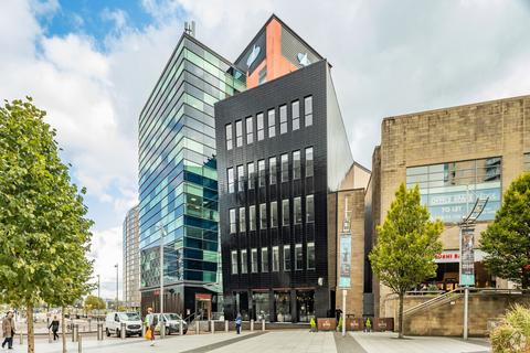 Office to rent, 1 Lowry Plz Salford M50 3UB