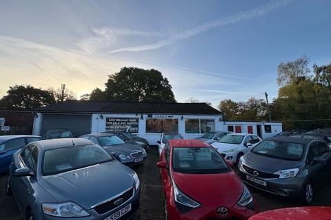 Retail property (high street) to rent, 187 Lyndhurst Rd Southampton SO40 7AR